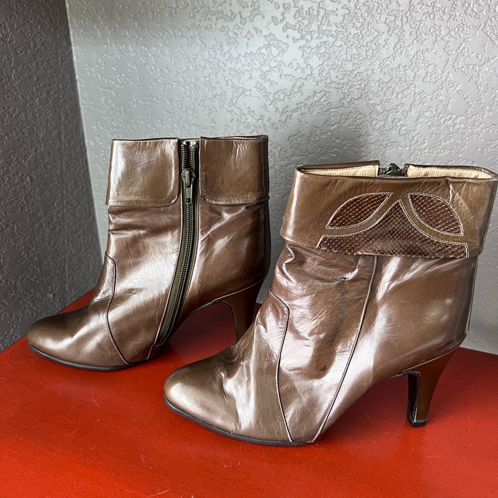 NWOB FEBO Women's Leather Boots Size 7.
